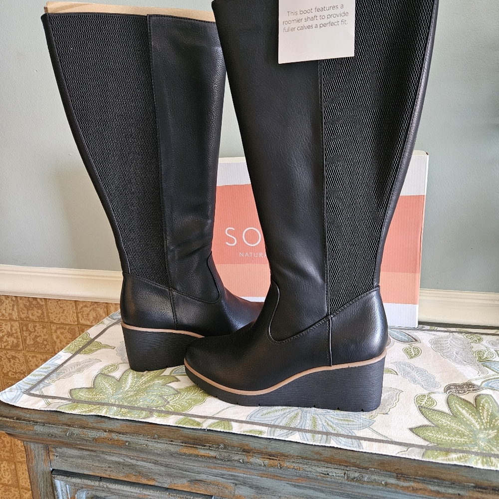 NEW in box! Naturalizer SOUL Wedge Boots